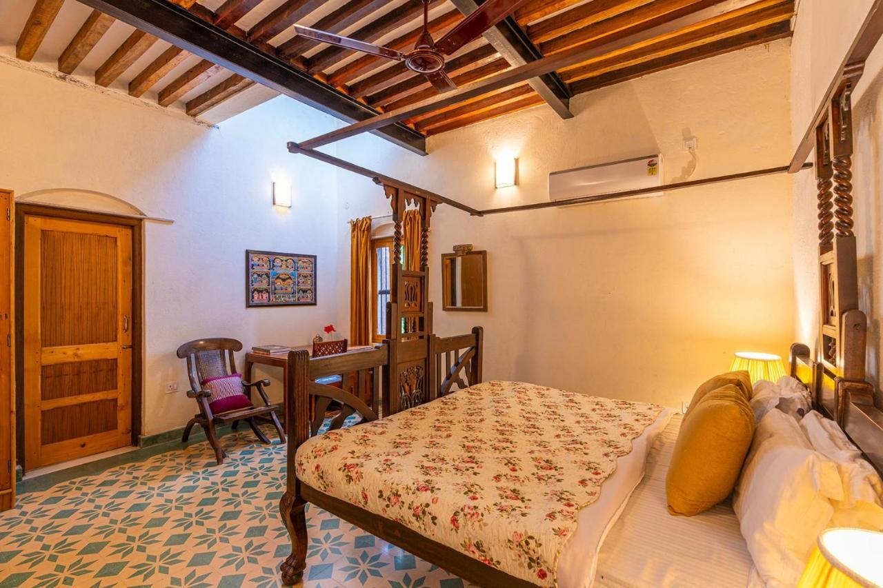 Stayvista'S Peepal Haveli - Rustic Kothi With Terrace, Breathtaking View & Bonfire Narainpur  Kültér fotó