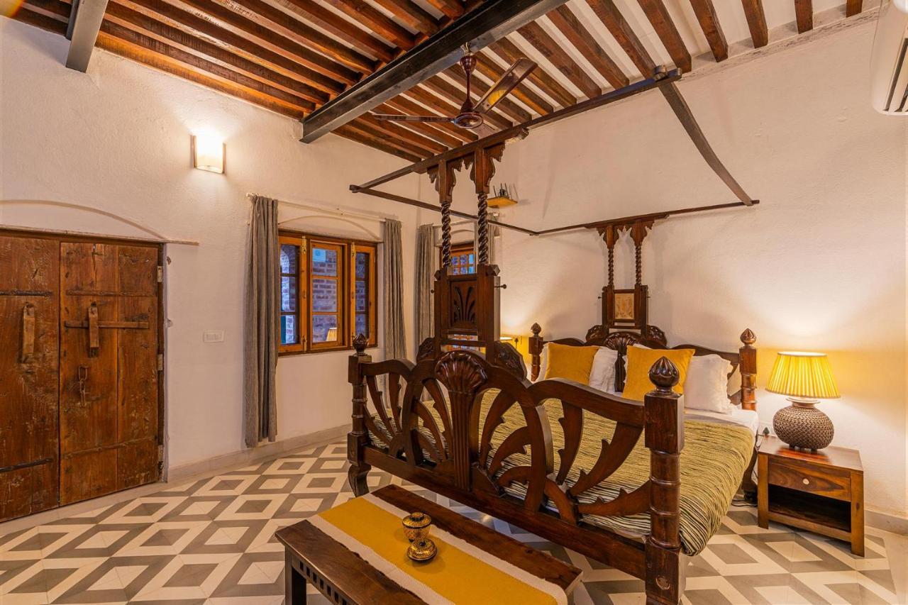 Stayvista'S Peepal Haveli - Rustic Kothi With Terrace, Breathtaking View & Bonfire Narainpur  Kültér fotó